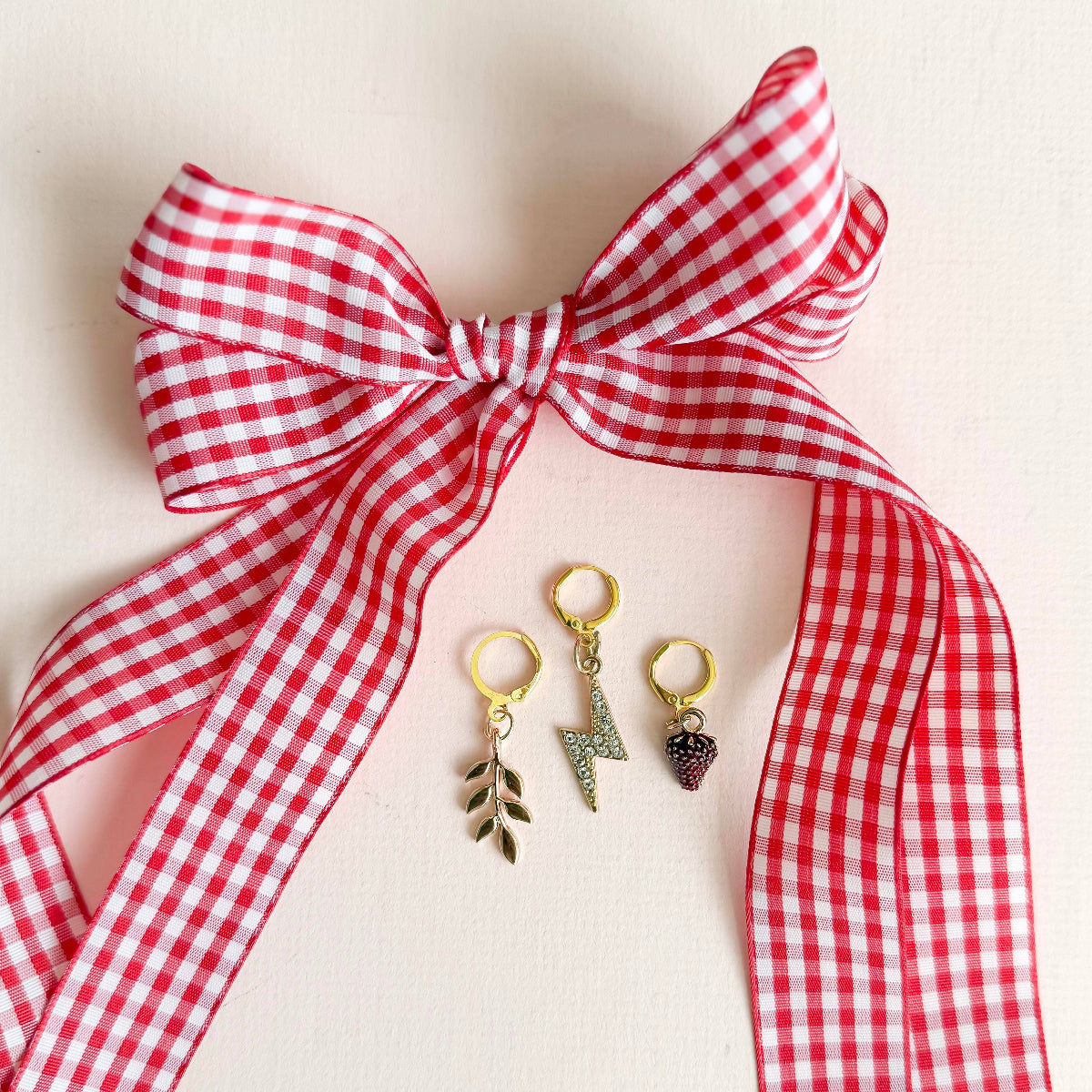 Gingham Shoe Charms and Lace Sets Sneaker Charm Sets: Red Gingham/Str ...