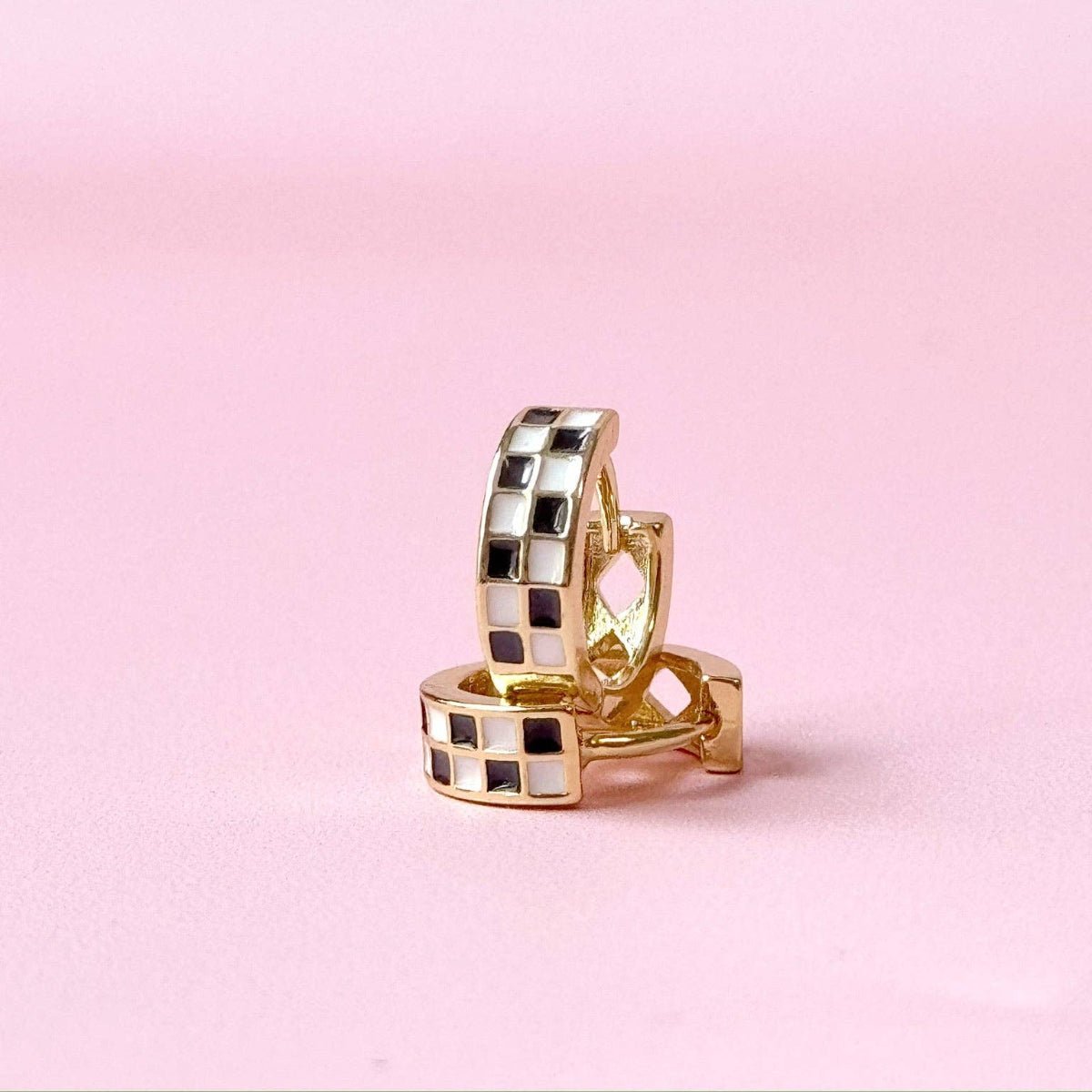 Sk8er Girl Checkered Huggies: Gold - Twirls + Twigs