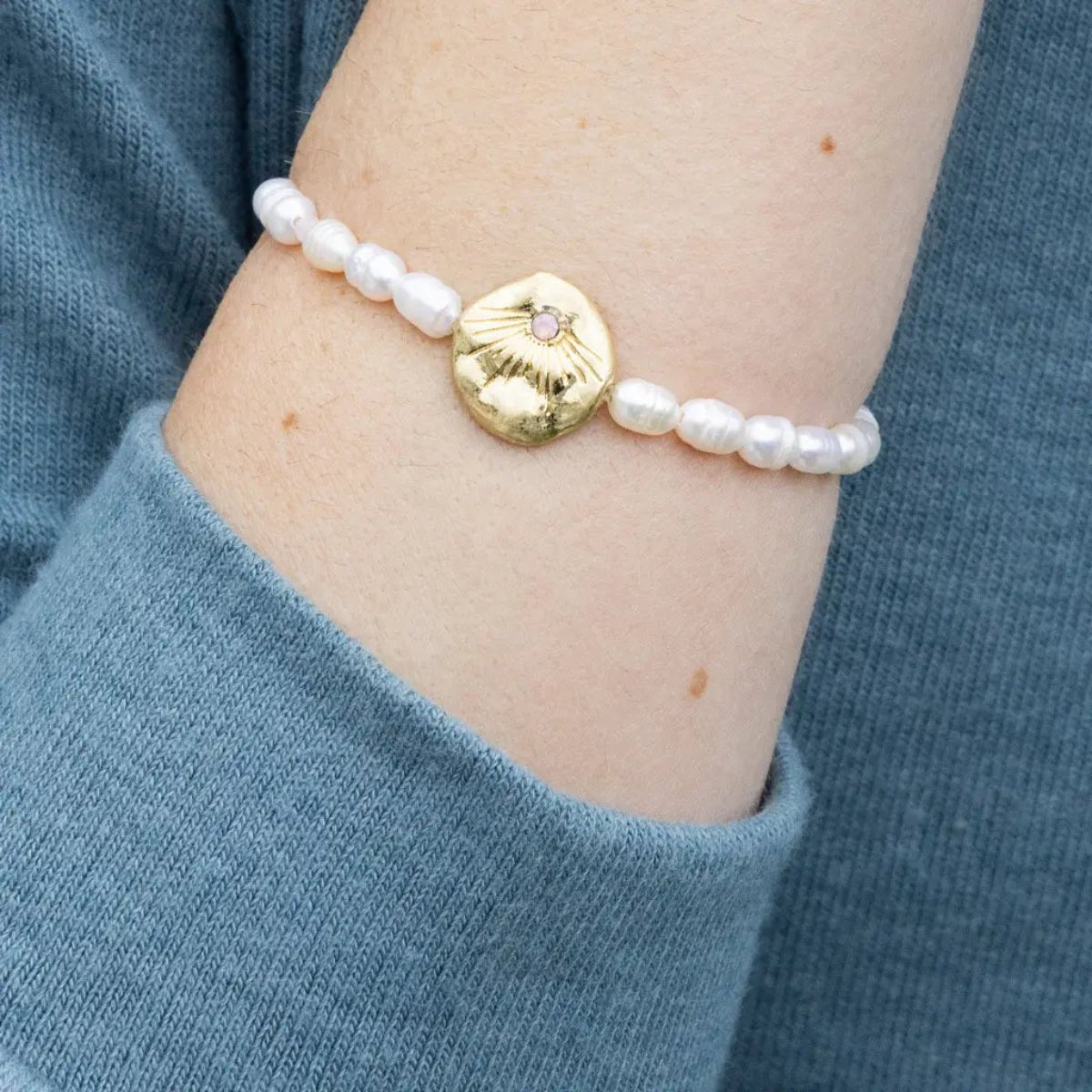 Pearl Affirmation Bracelet - Love/Gold - Twirls + Twigs