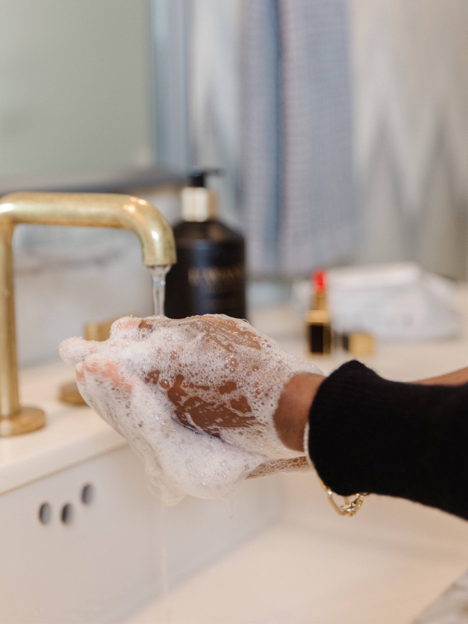 Fresh Linen Hand Soap - Twirls + Twigs