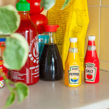  Ketchup and Mustard salt and pepper shaker set